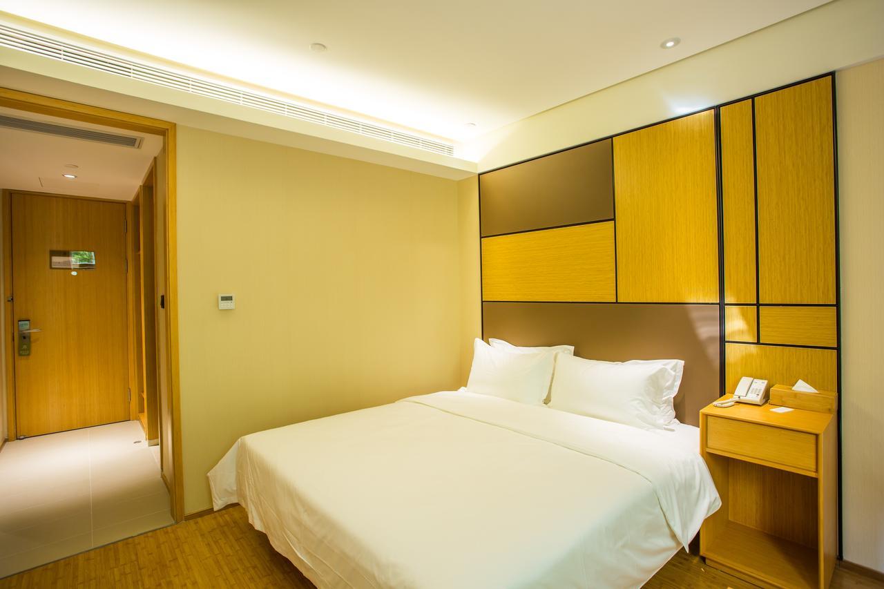 Hotel Ji Wuning Road Subway Station 4*